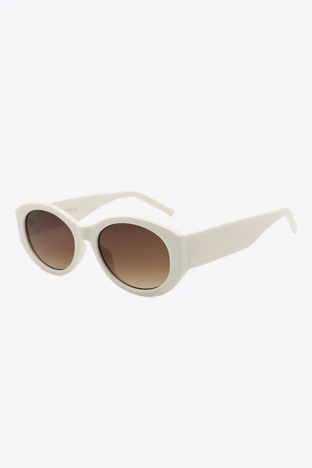 Chic UV400 Oval Sunglasses with Lightweight and Durable Frame
