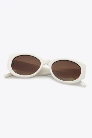 Chic UV400 Oval Sunglasses with Lightweight and Durable Frame