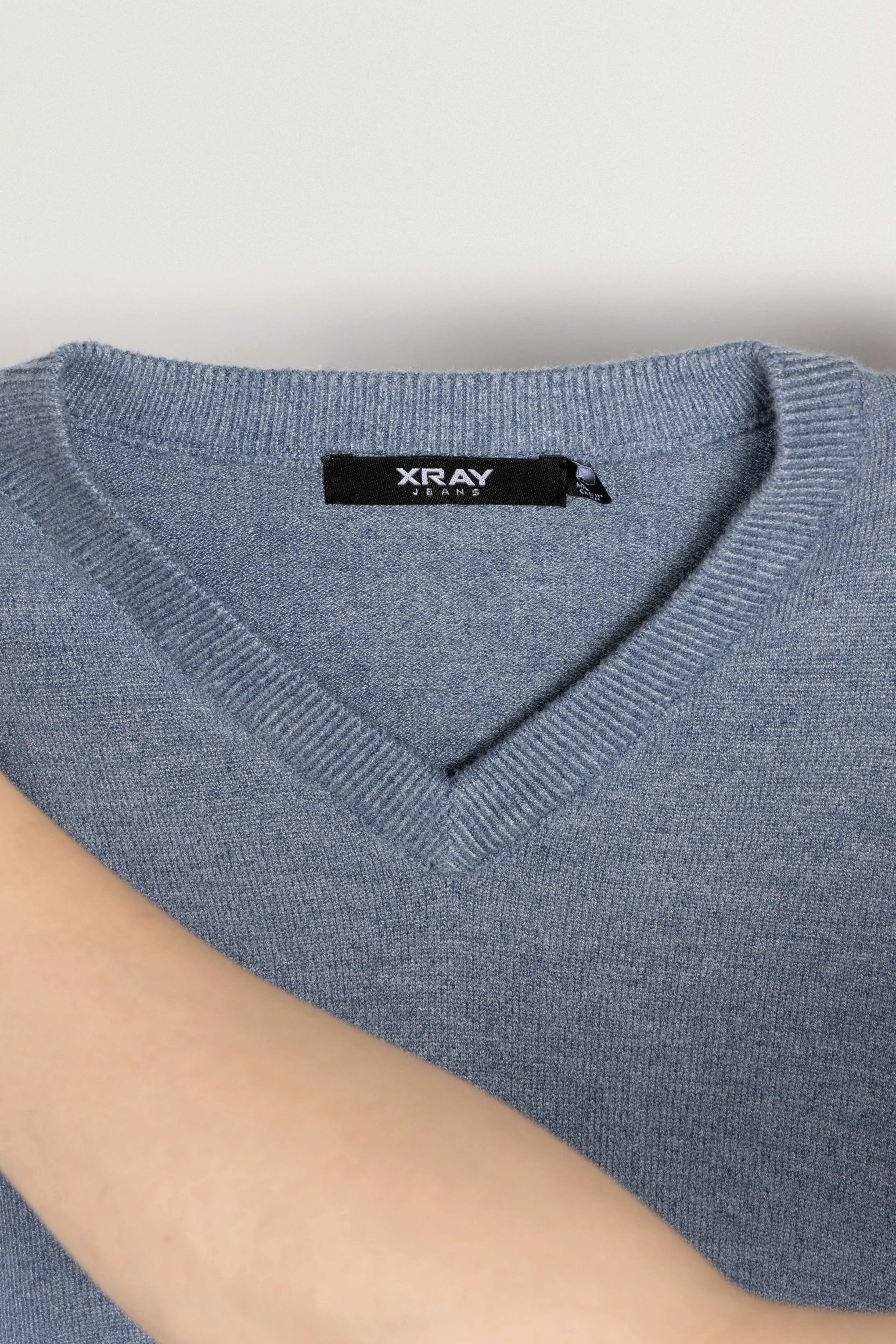 X RAY Boys and Kids Soft Slim Fit Middleweight Pullover Sweaters Basic V-Neck Sweater